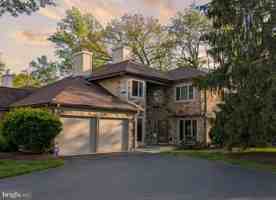 featured image of 7 Marvin Ct