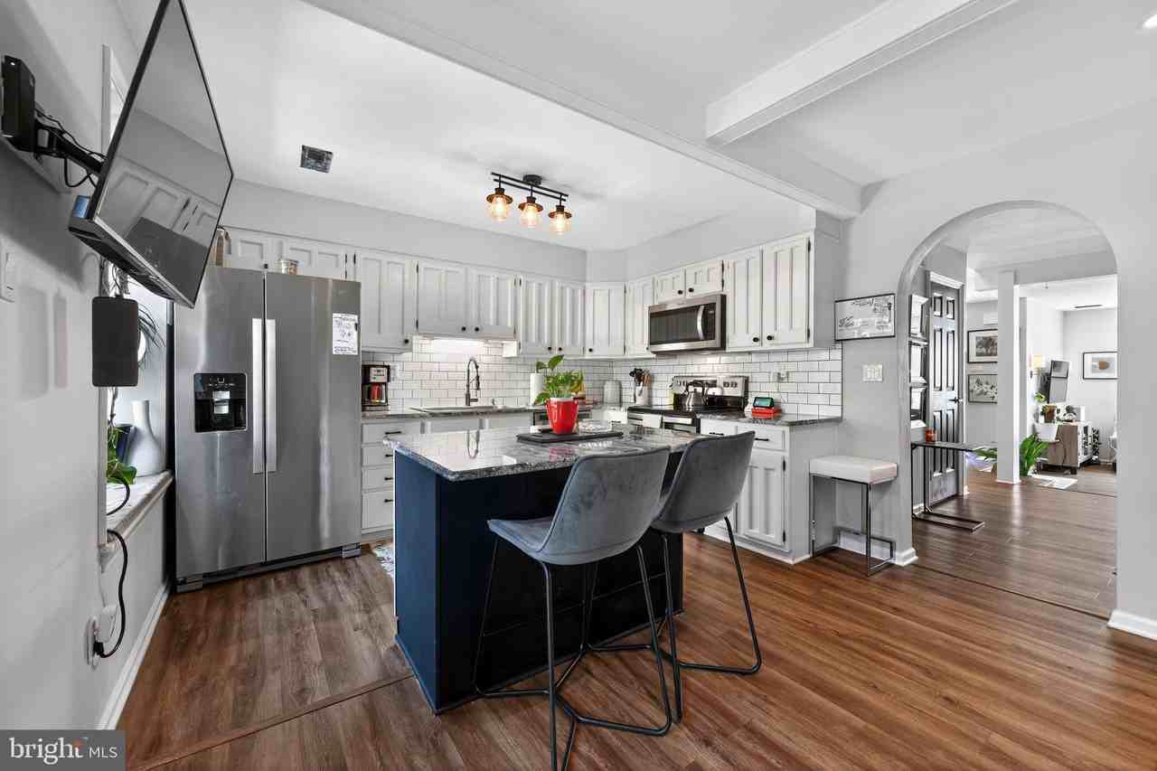 8 Independence Pl - Photo 5 of 18