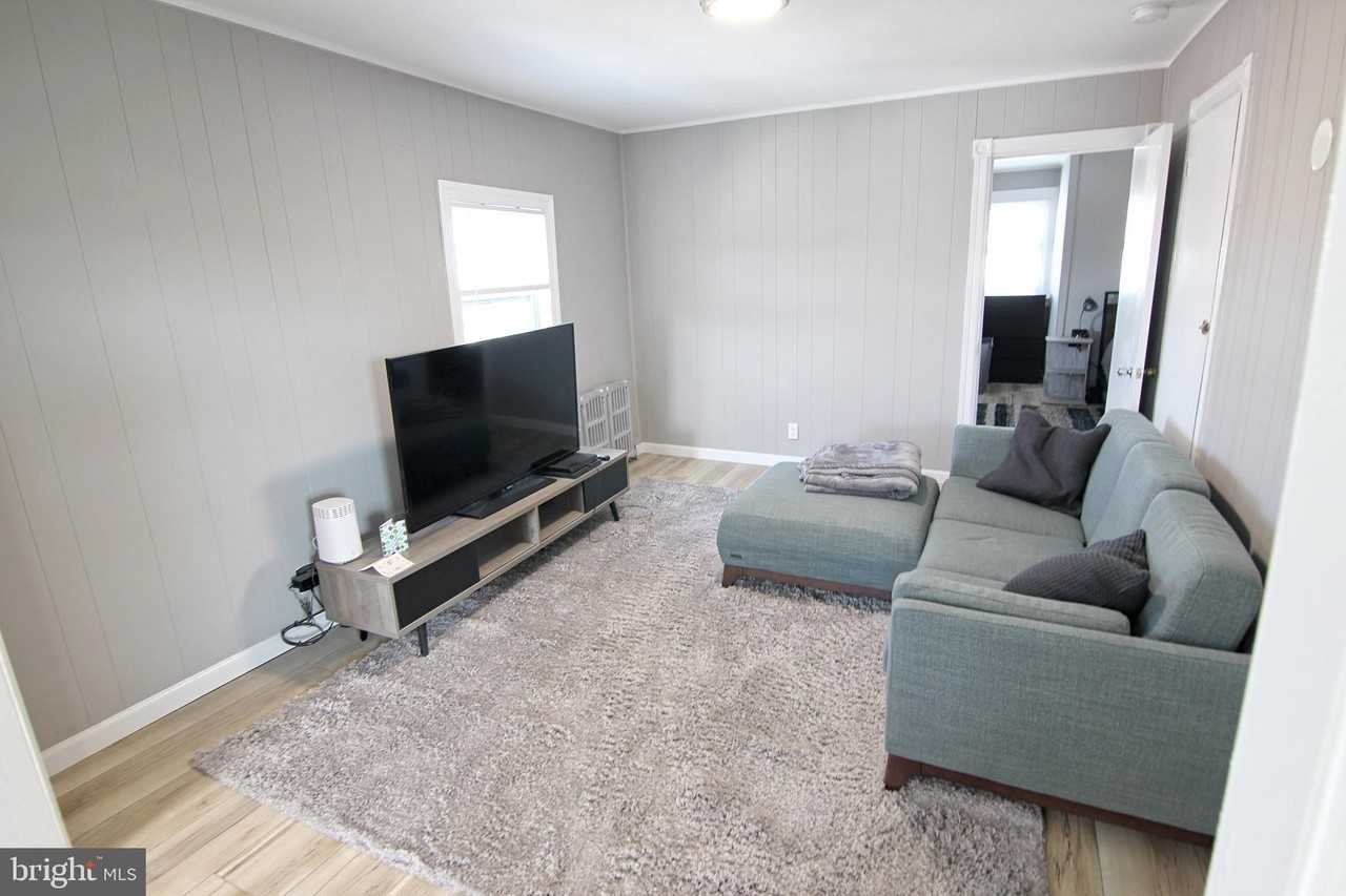 201 Spring Mill Ave #3 - Photo 5 of 11