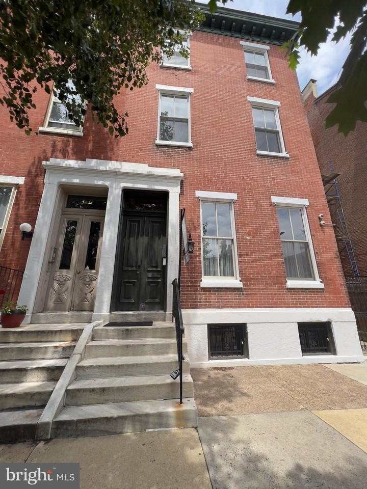 1629 Green St #5 - Photo 2 of 26