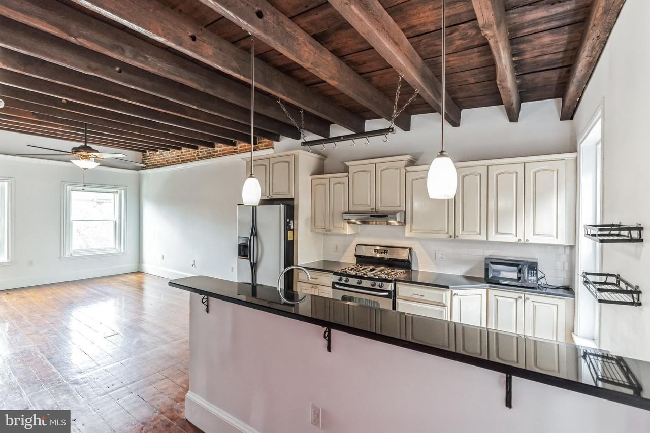 1911 Green St #6 - Photo 2 of 18