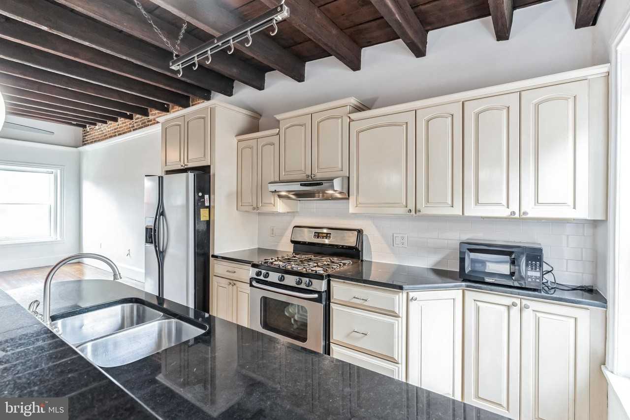 1911 Green St #6 - Photo 5 of 18