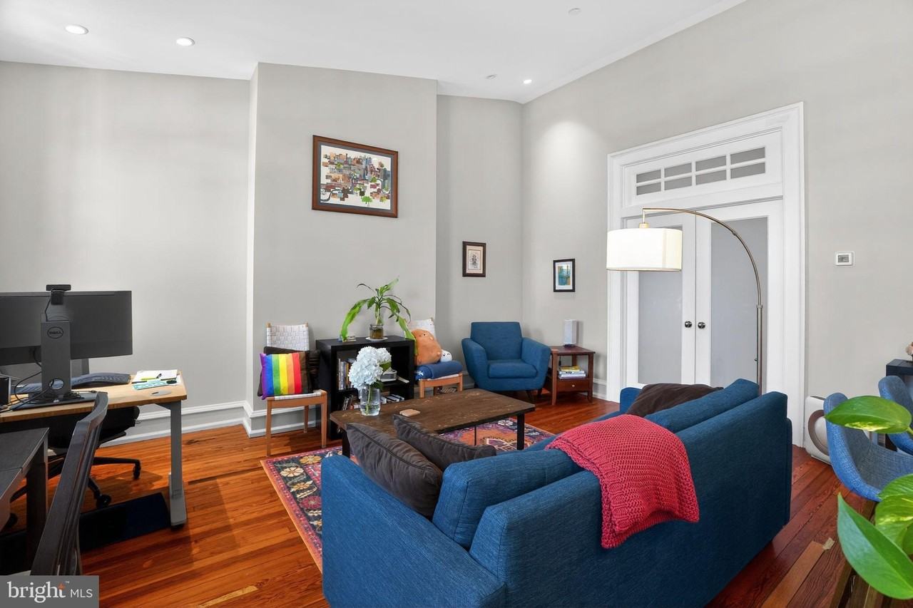2126 Locust St #4F - Photo 4 of 17