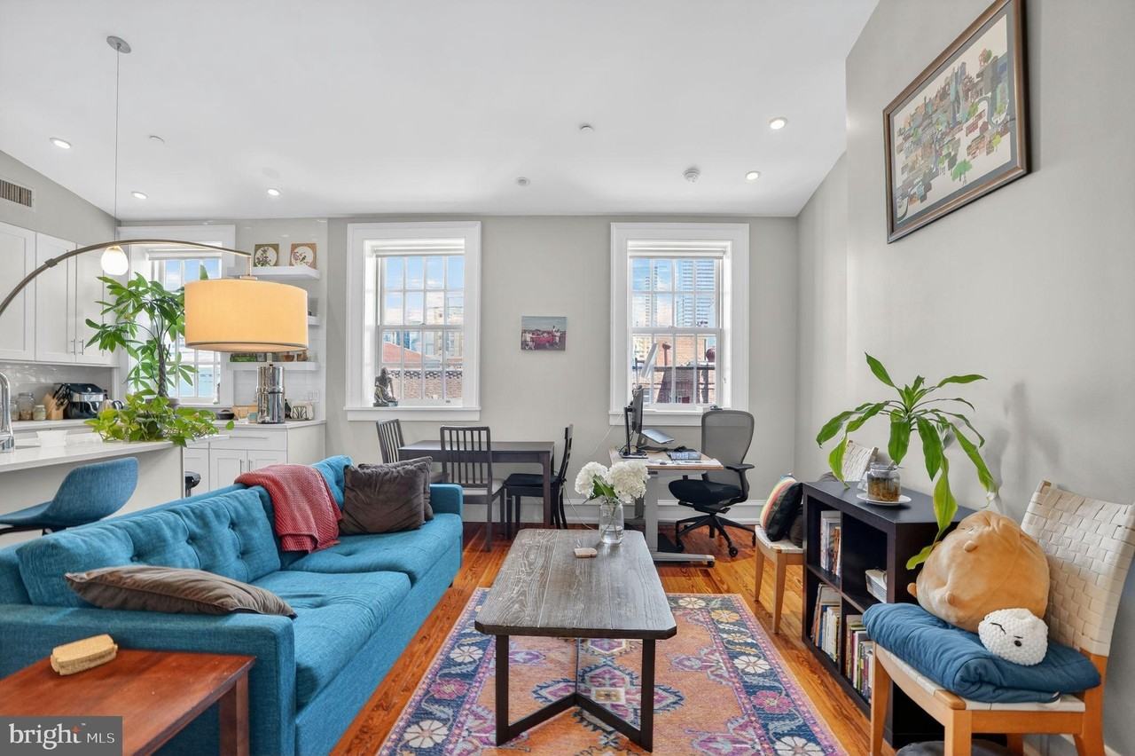 2126 Locust St #4F - Photo 6 of 17