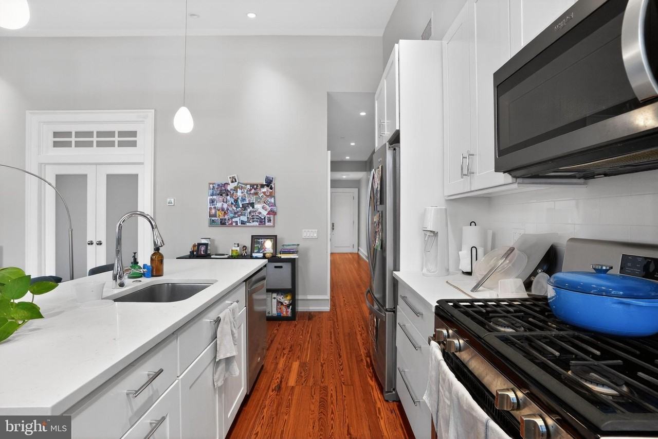 2126 Locust St #4F - Photo 7 of 17