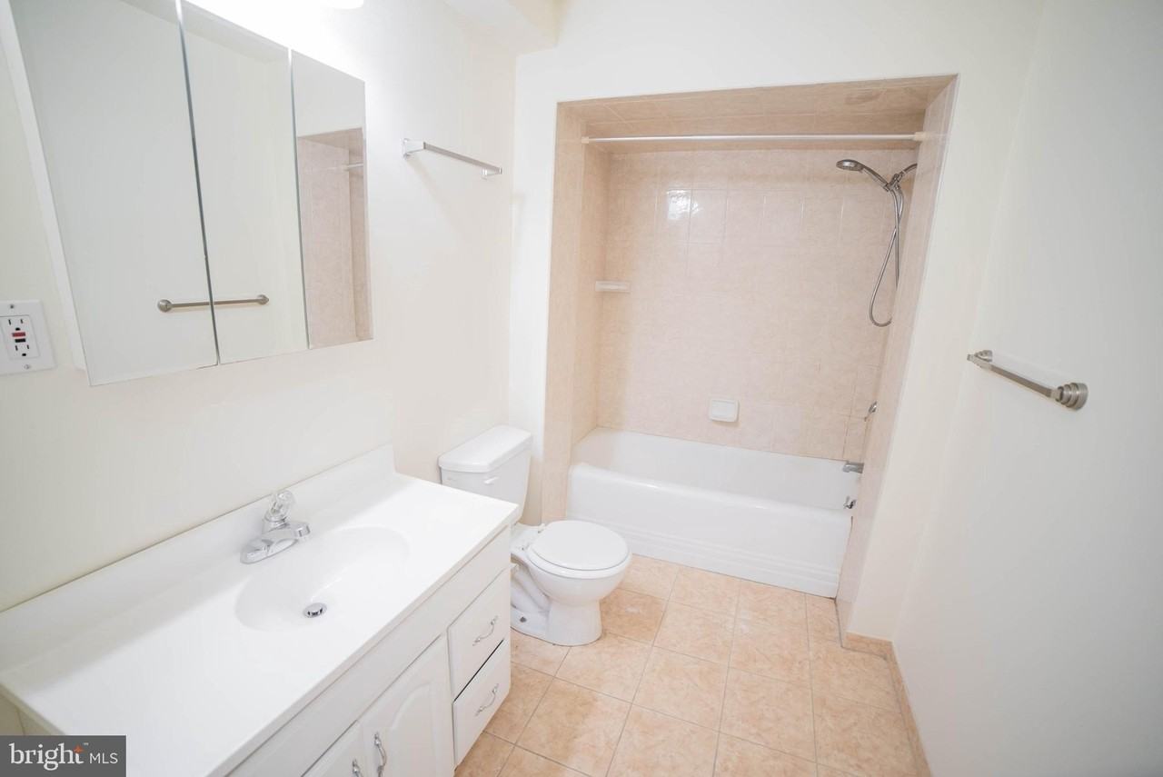 1928 Spruce St #3R - Photo 7 of 13