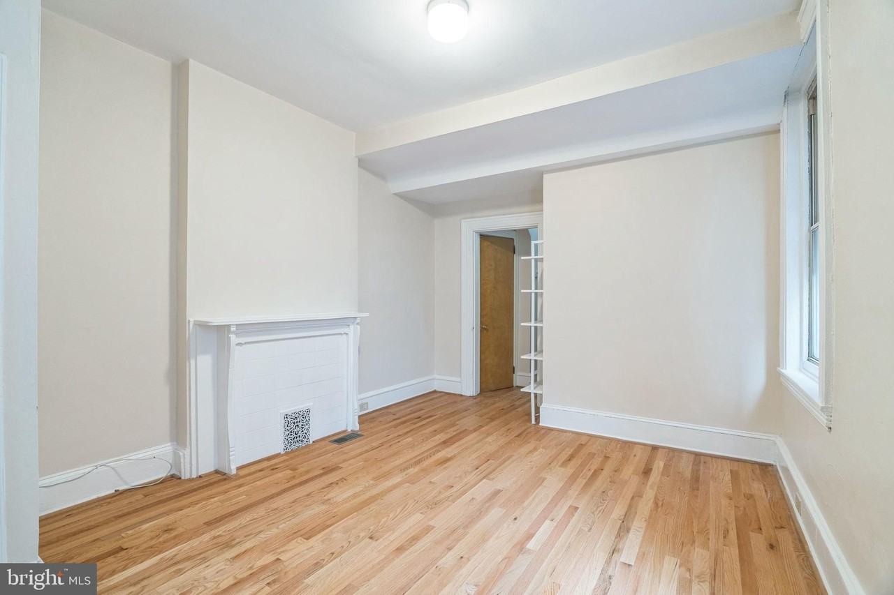 257 S 21st St #1 - Photo 2 of 16