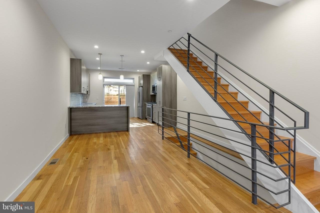 2242 Wilder St - Photo 6 of 41