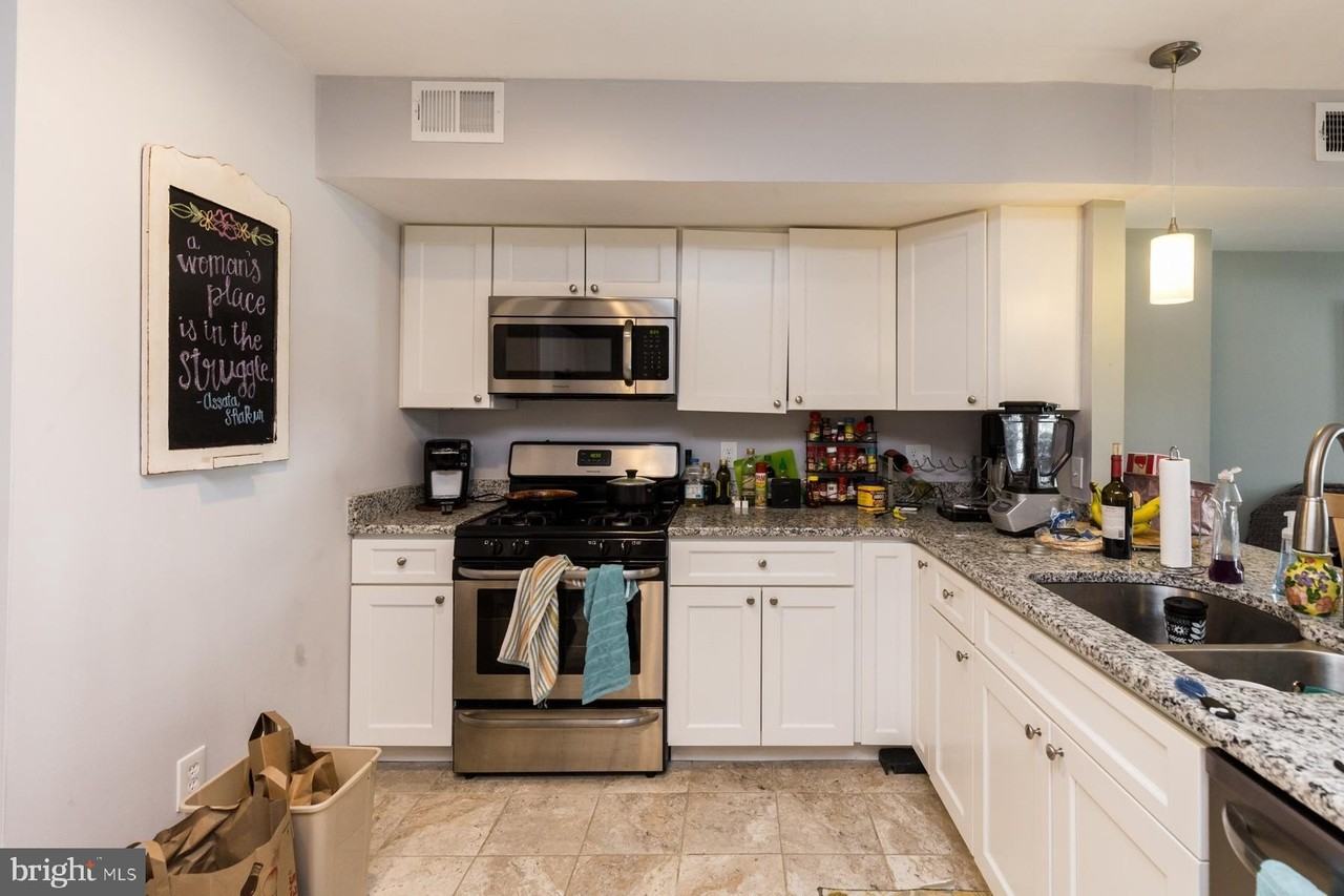 941 New Market St #B - Photo 2 of 19