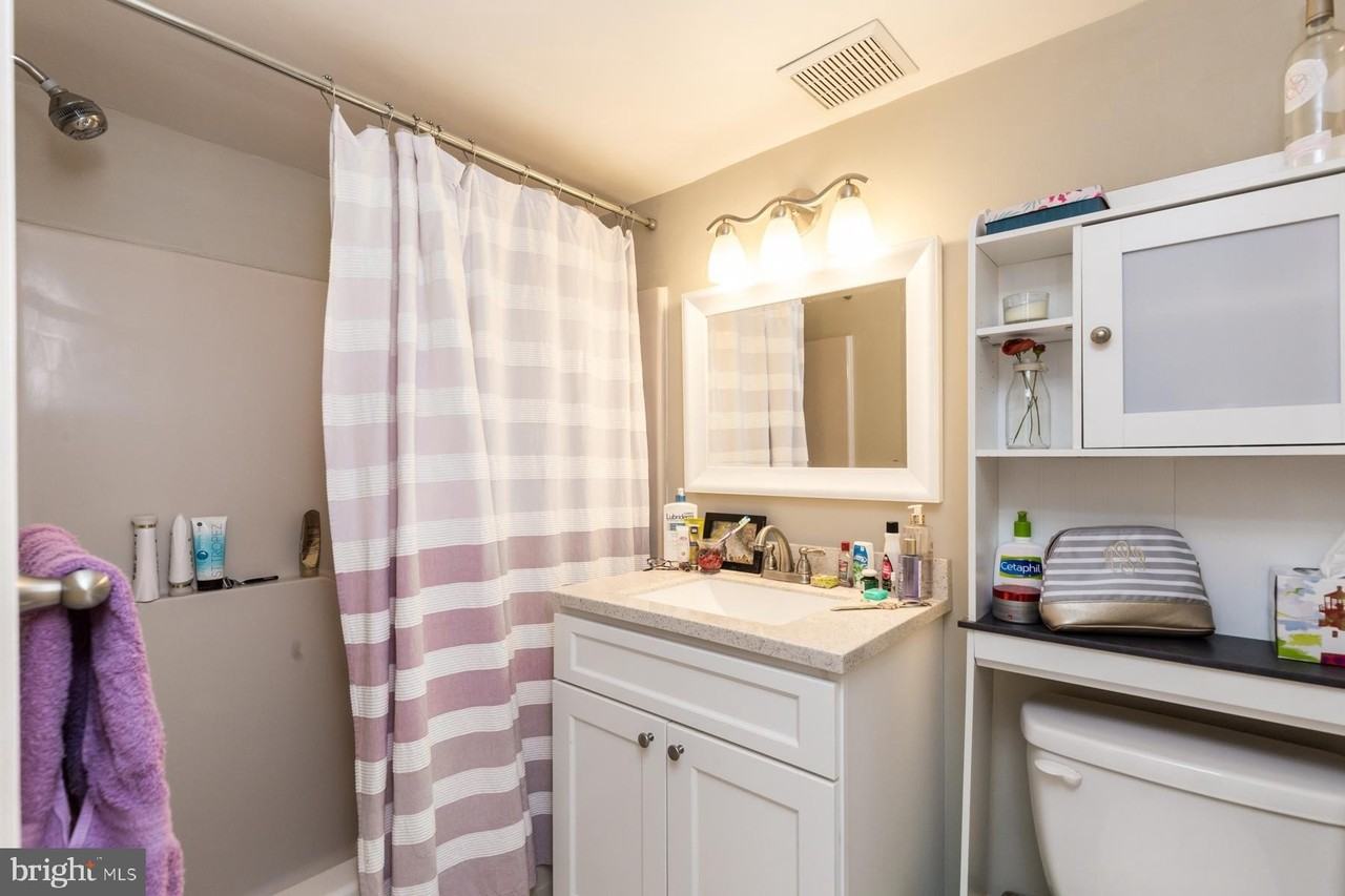 941 New Market St #B - Photo 7 of 19