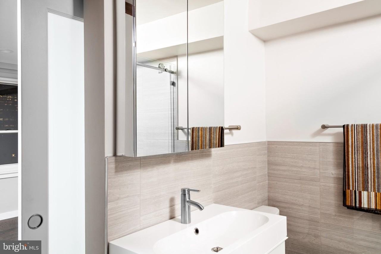 1810 Rittenhouse Sq #2102 - Photo 5 of 16