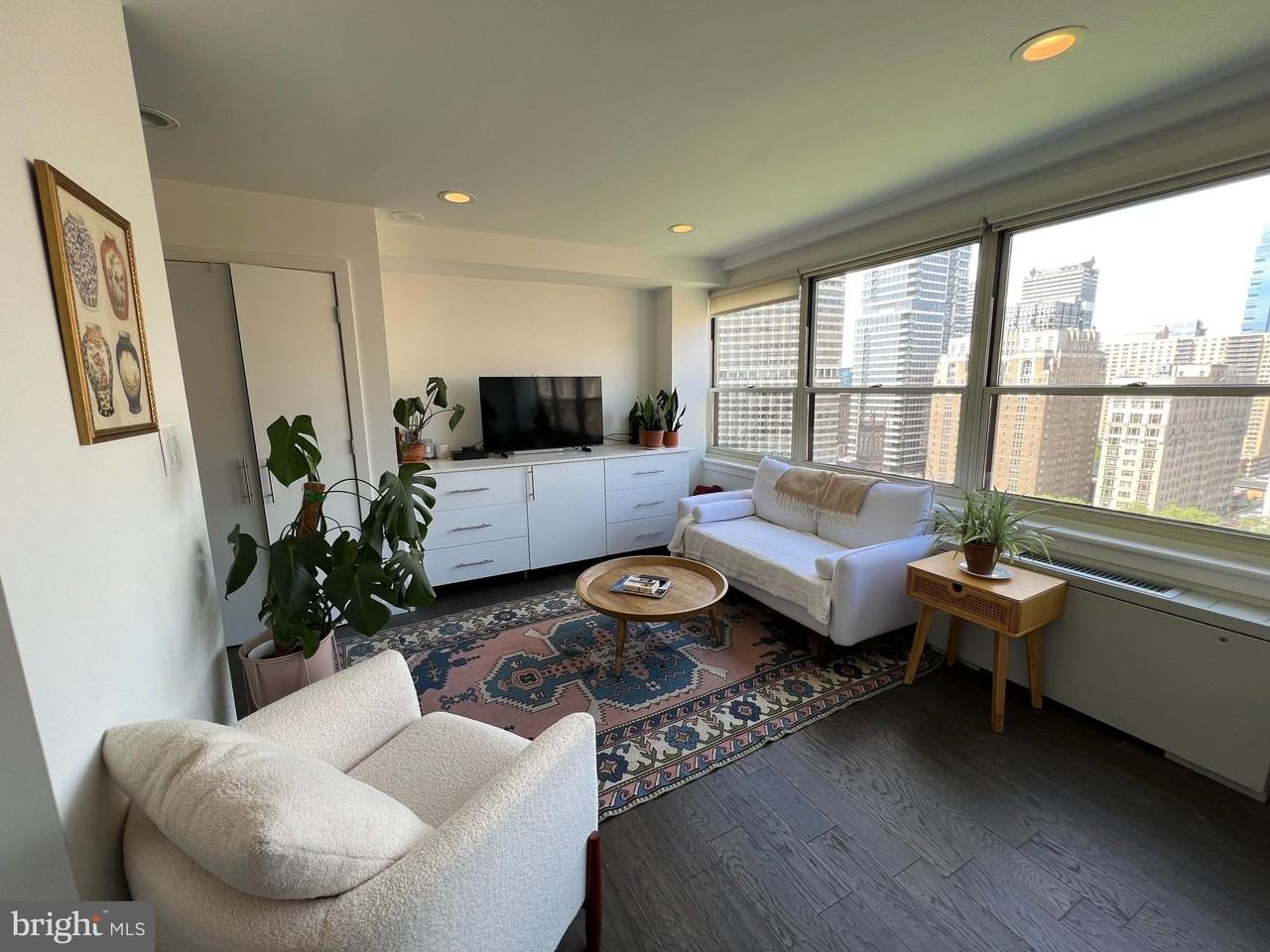 1810 Rittenhouse Sq #2102 - Photo 6 of 16