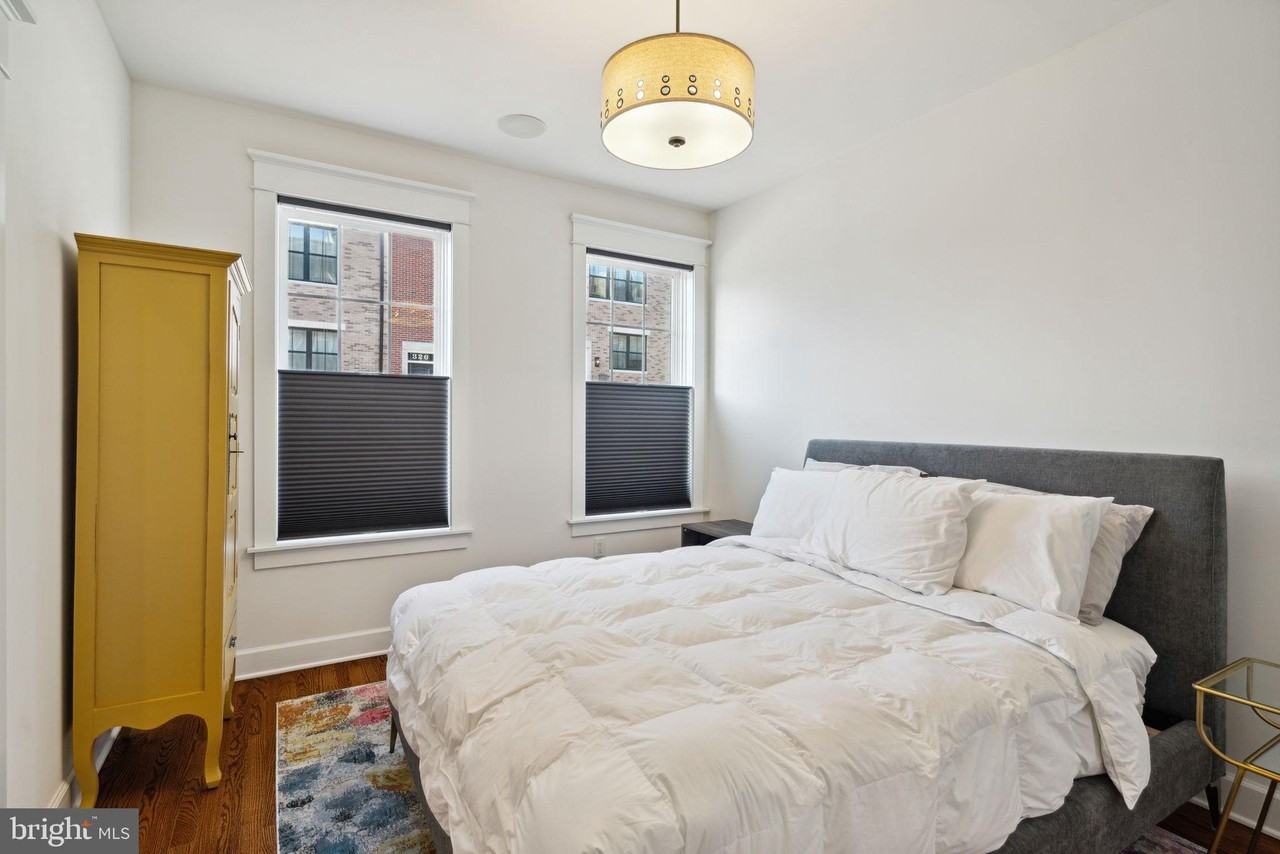 325 Wright St - Photo 5 of 20