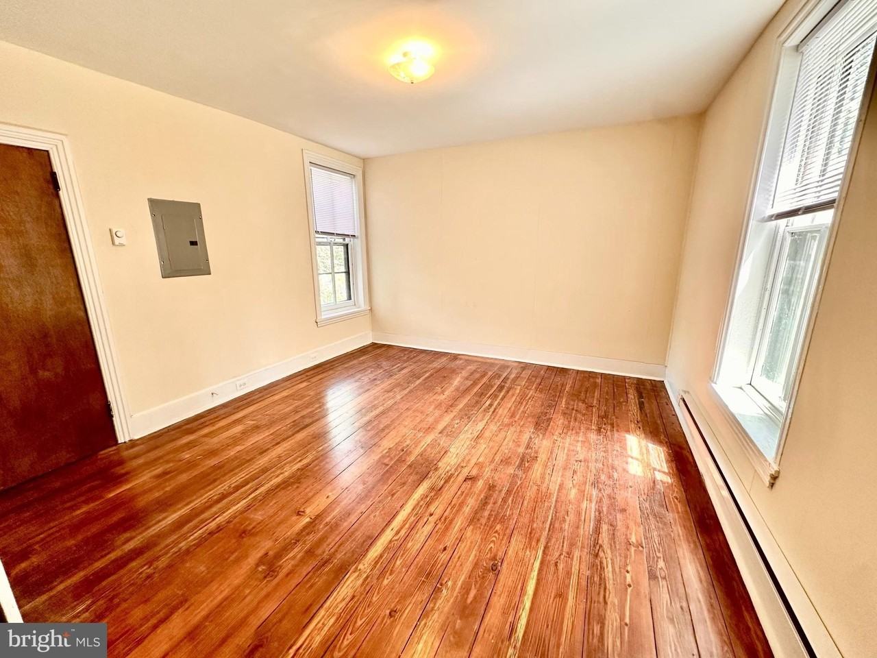 30 W Penn St #2R - Photo 5 of 9