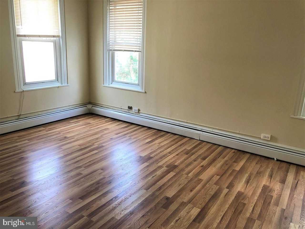 247 Green Ln - Photo 6 of 19