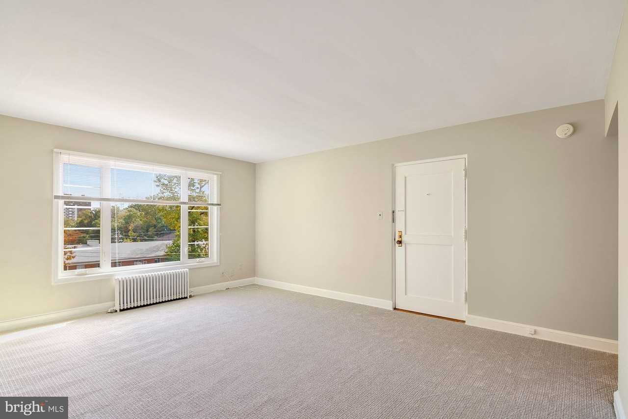 1410 N Quinn St #7 - Photo 2 of 15
