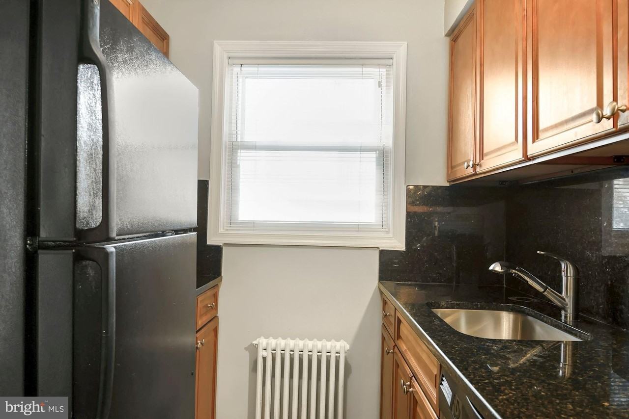 1410 N Quinn St #7 - Photo 7 of 15