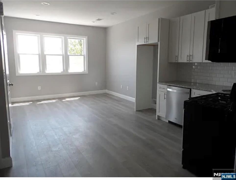 209 Avenue F ##2 - Photo 5 of 6