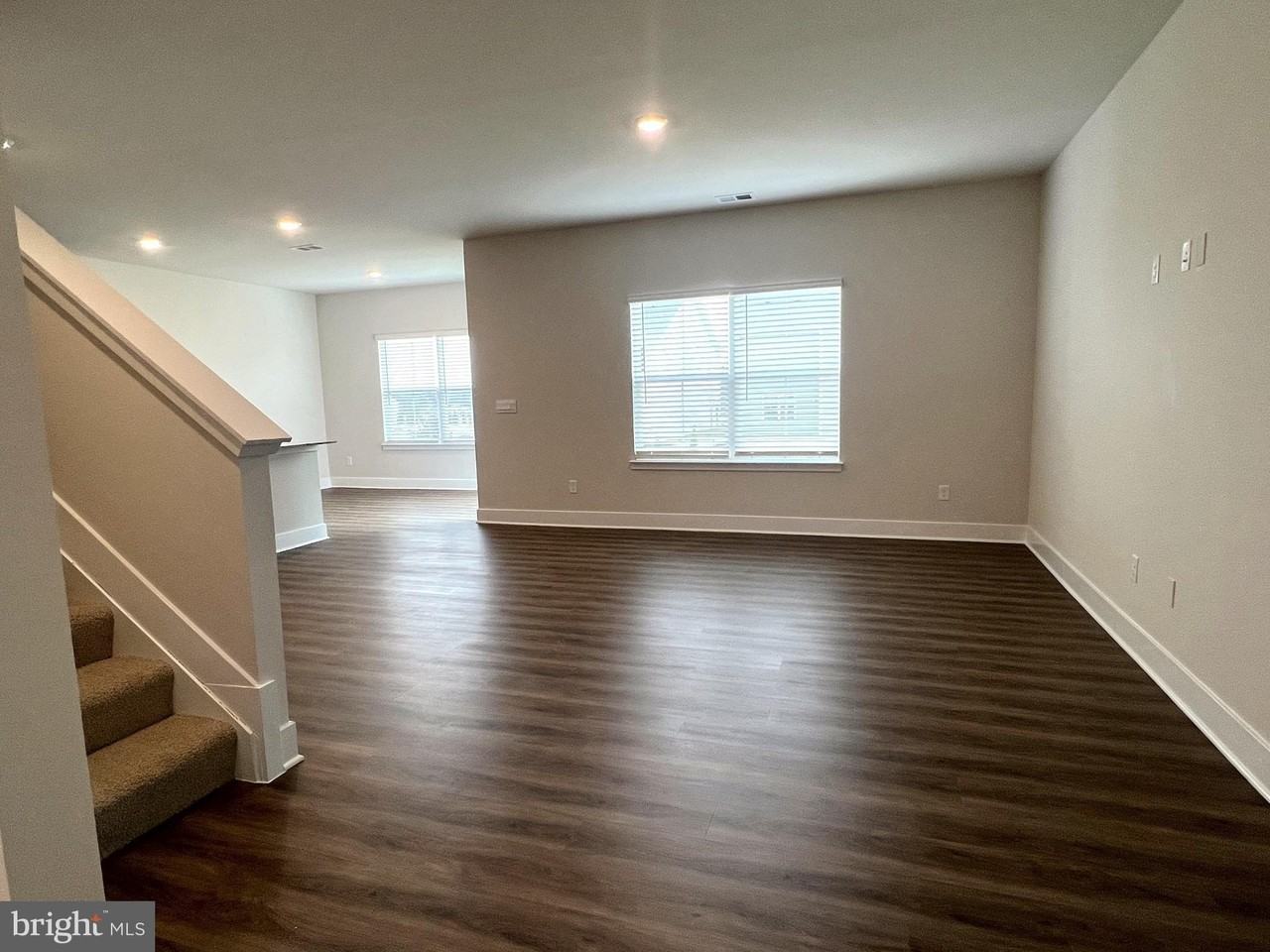 130 Charing Cross Dr - Photo 2 of 22