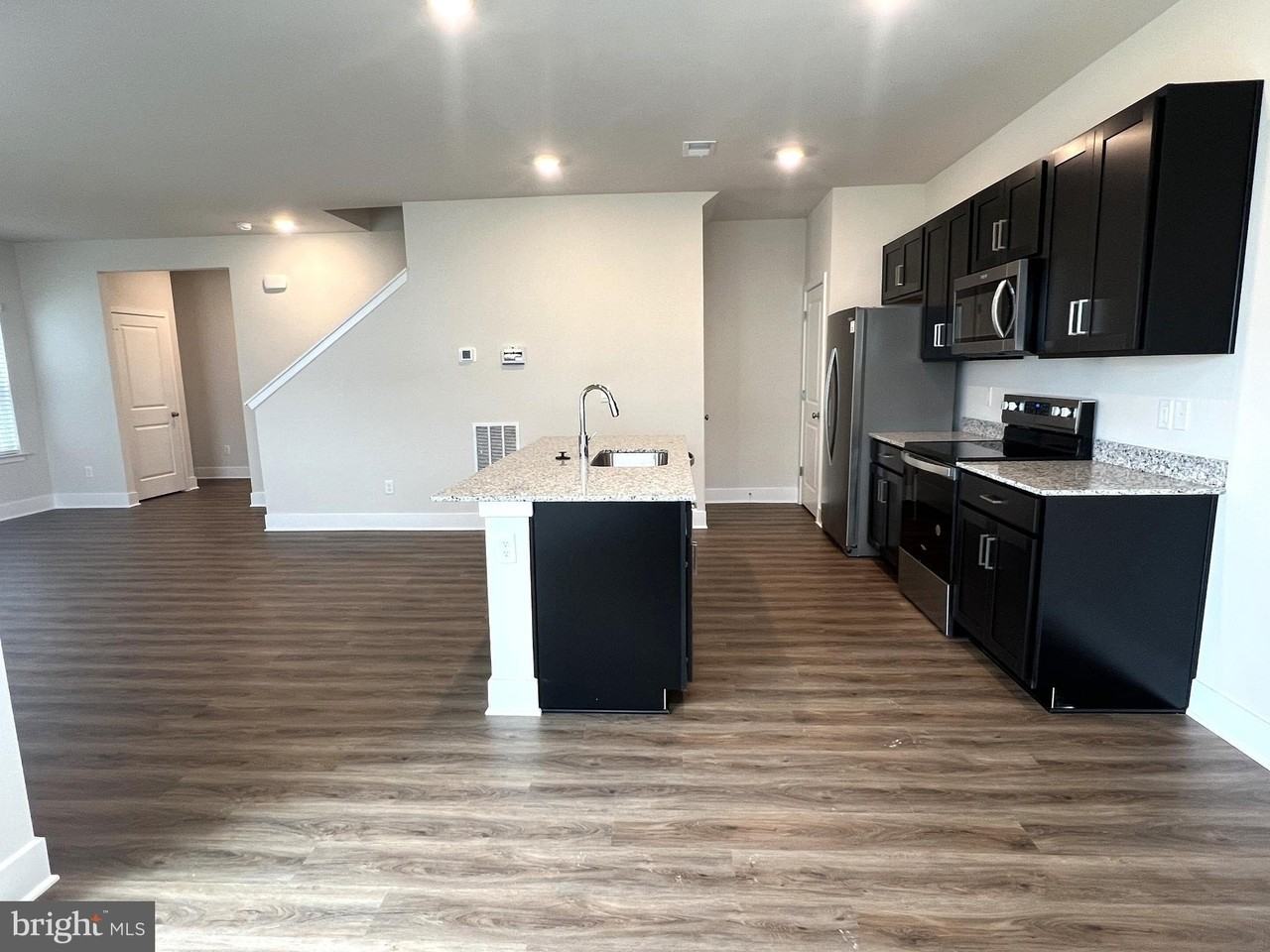 130 Charing Cross Dr - Photo 5 of 22