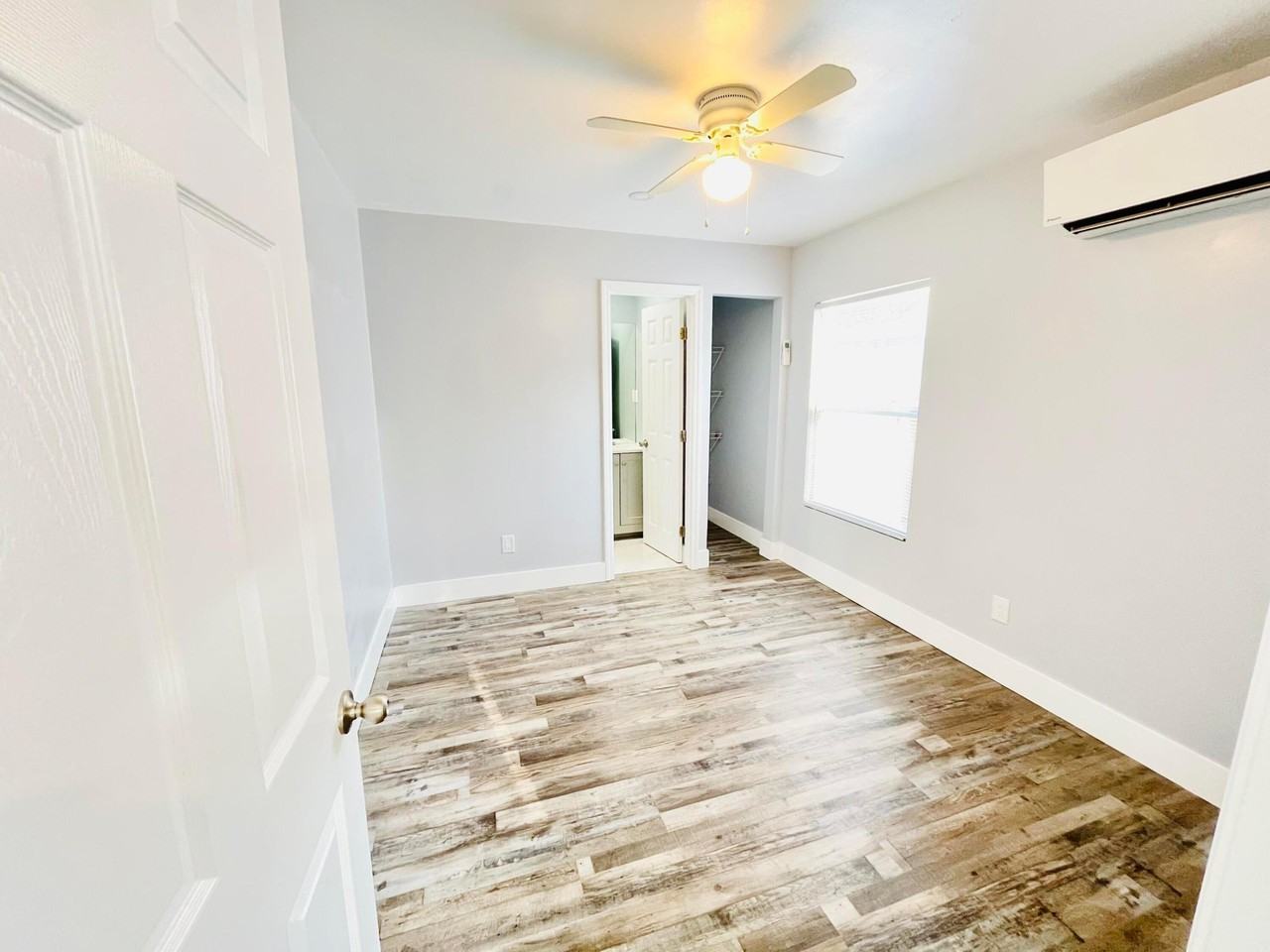 909 N C St - Photo 4 of 23