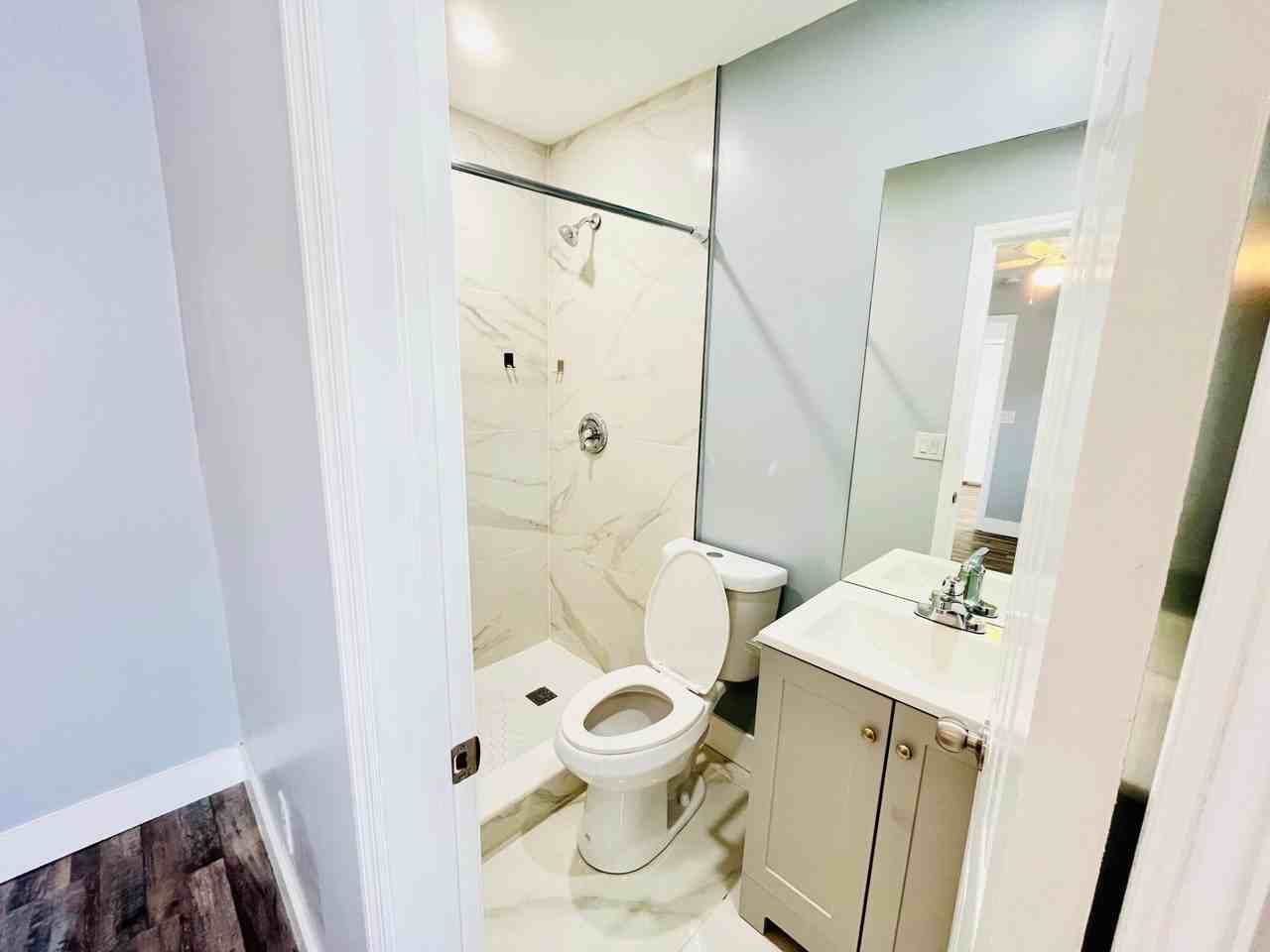 909 N C St - Photo 7 of 23