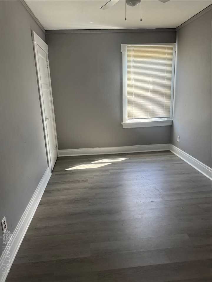 47 Leroy St - Photo 3 of 8