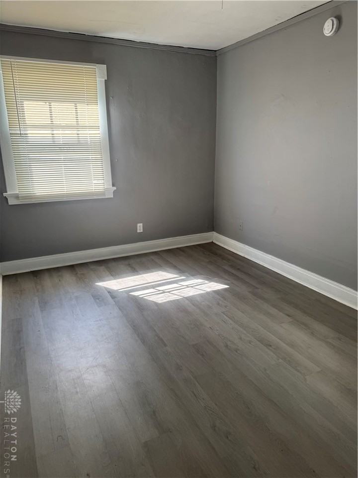 47 Leroy St - Photo 5 of 8