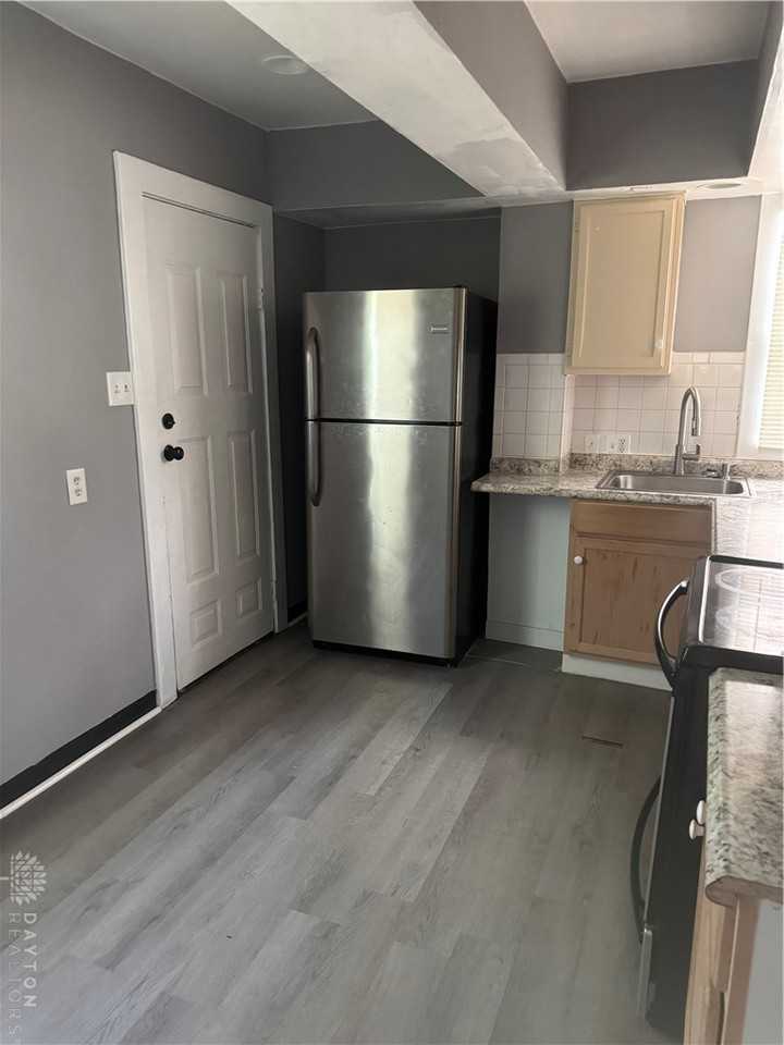 47 Leroy St - Photo 6 of 8