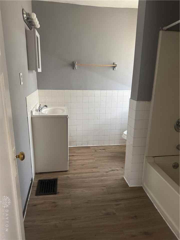 47 Leroy St - Photo 7 of 8