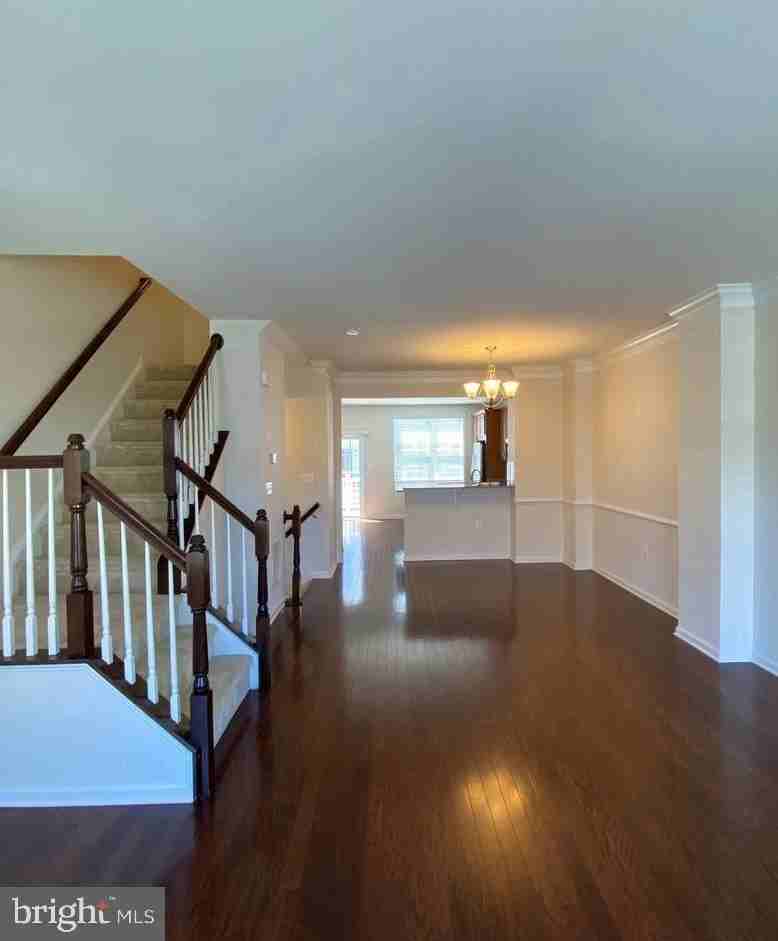 22489 Cambridgeport Sq - Photo 5 of 20
