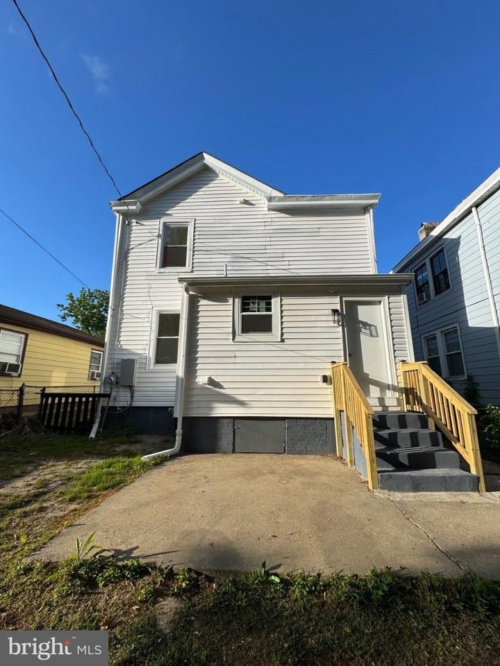 622 Pollock St - Photo 5 of 13