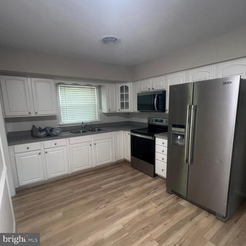 521 Laurel Ave - Photo 2 of 21
