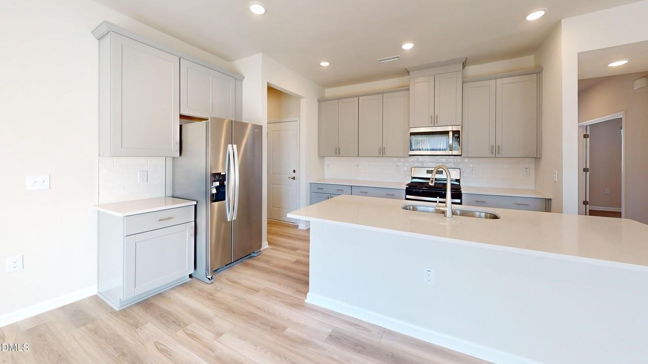 920 Crow Branch Dr - Photo 4 of 32