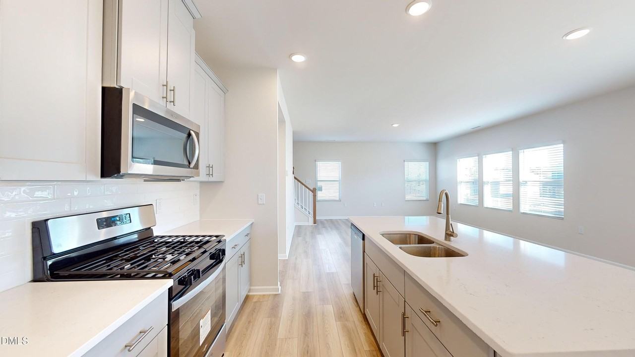 920 Crow Branch Dr - Photo 6 of 32