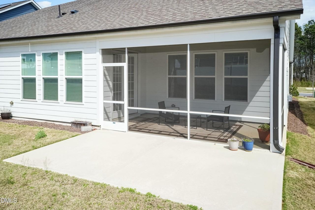 124 Clapper Ln - Photo 4 of 50