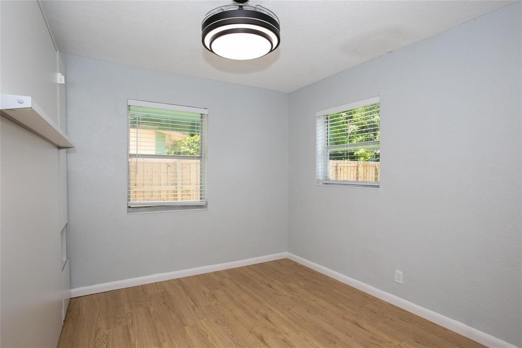 1135 Nw 6th Ave - Photo 5 of 9