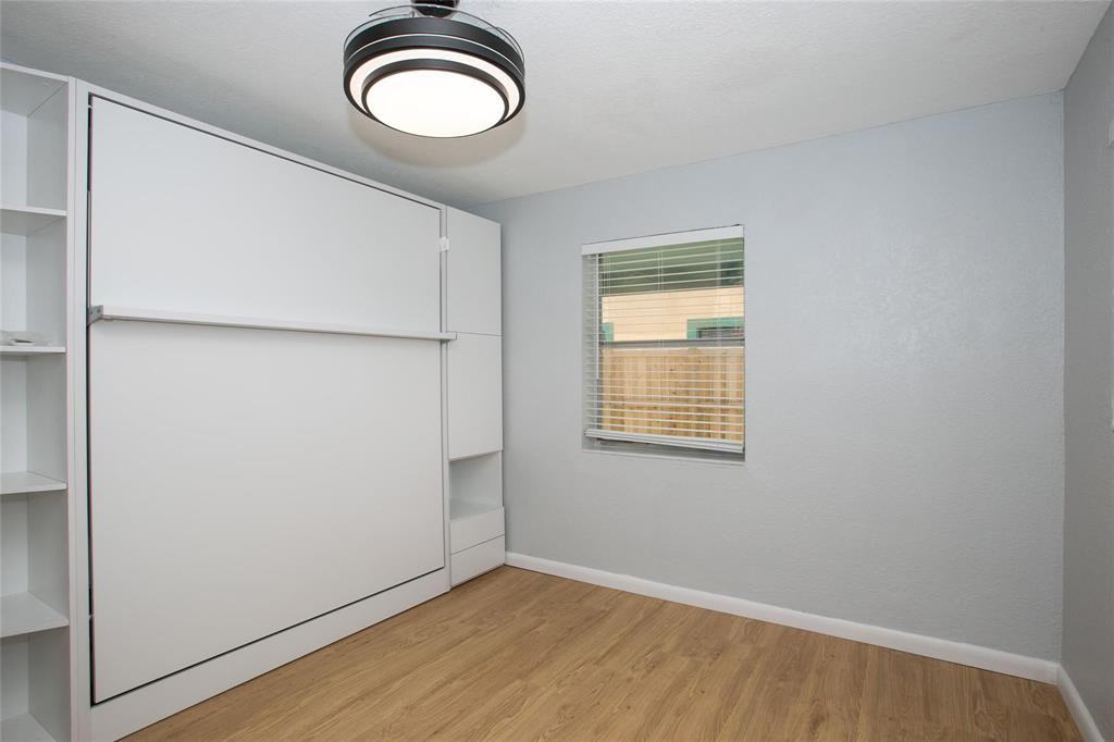 1135 Nw 6th Ave - Photo 6 of 9