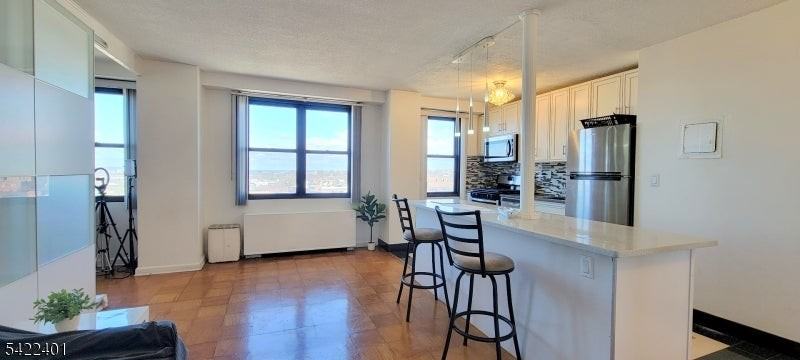201 Saint Pauls Ave - Photo 2 of 12