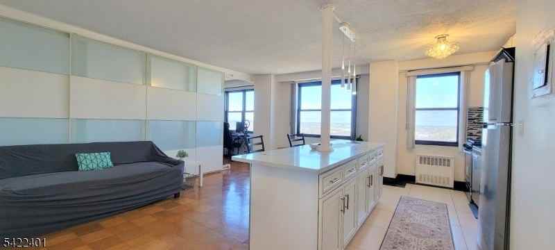 201 Saint Pauls Ave - Photo 3 of 12