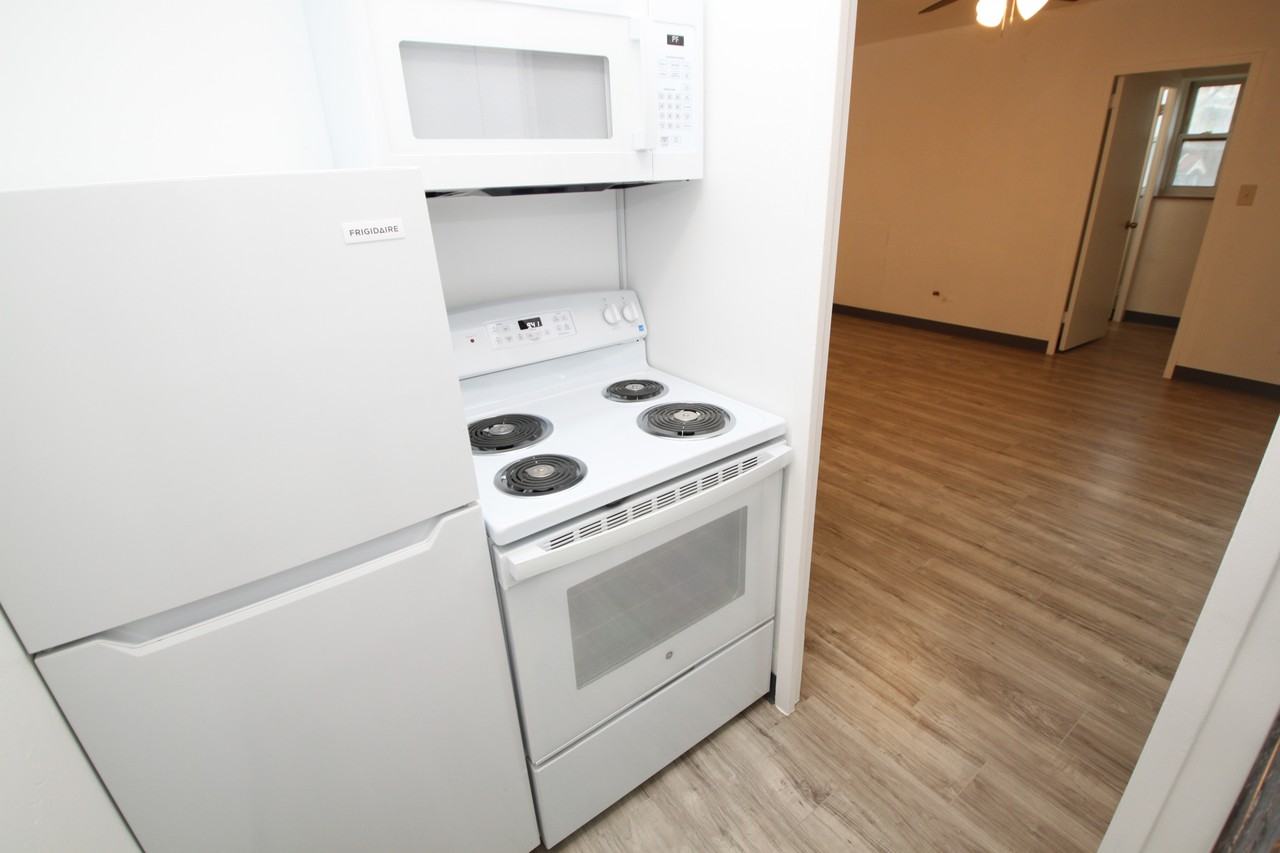 909 California AvenueApt. 202 #202 - Photo 4 of 7