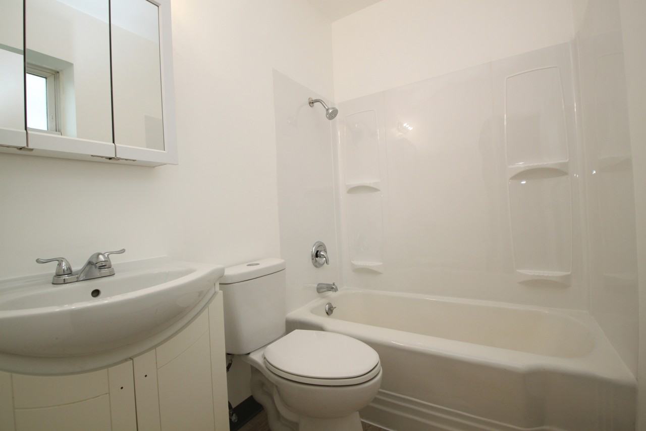 909 California AvenueApt. 202 #202 - Photo 6 of 7
