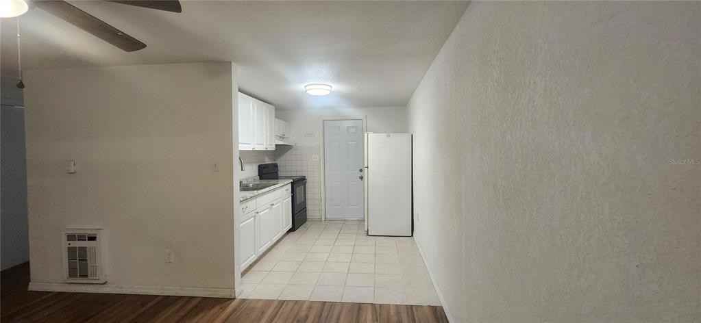 5320 Pine St ##A - Photo 3 of 8