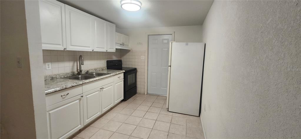 5320 Pine St ##A - Photo 4 of 8