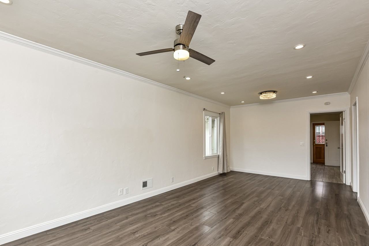 833 Linden Ave #833 - Photo 2 of 16