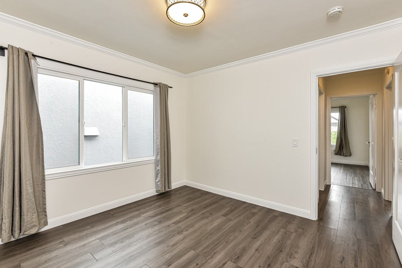 833 Linden Ave #833 - Photo 3 of 16