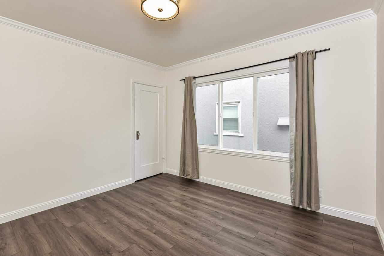 833 Linden Ave #833 - Photo 4 of 16