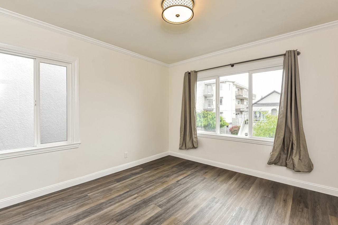 833 Linden Ave #833 - Photo 5 of 16