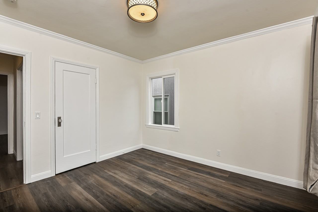 833 Linden Ave #833 - Photo 6 of 16