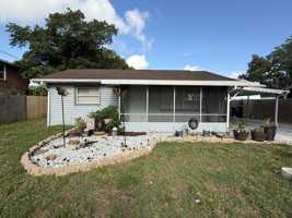 featured image of 2402 9th St E #1